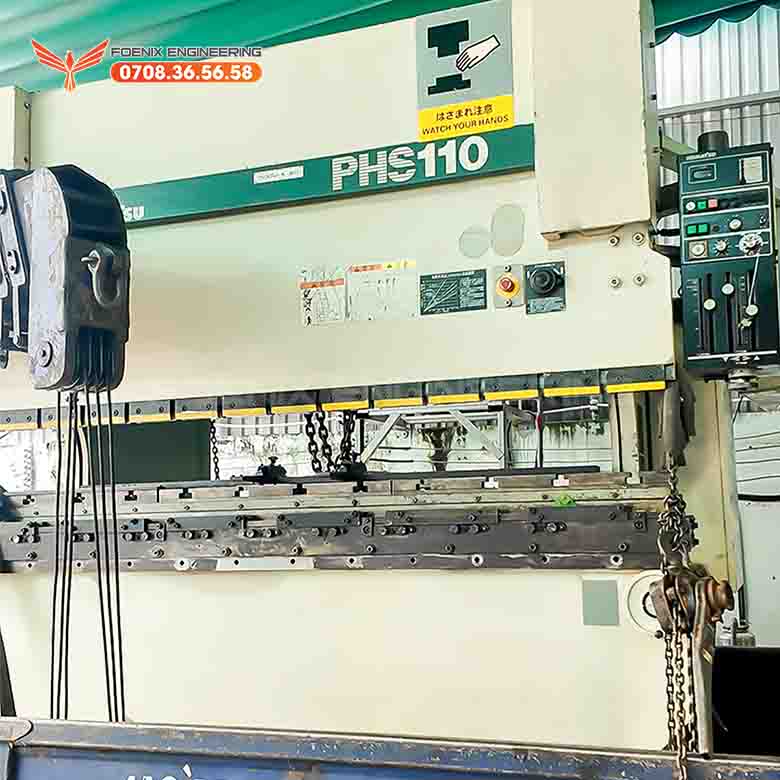 Bổ sung công nghệ chấn CNC Komatsu PHS110 vào sản xuất lò