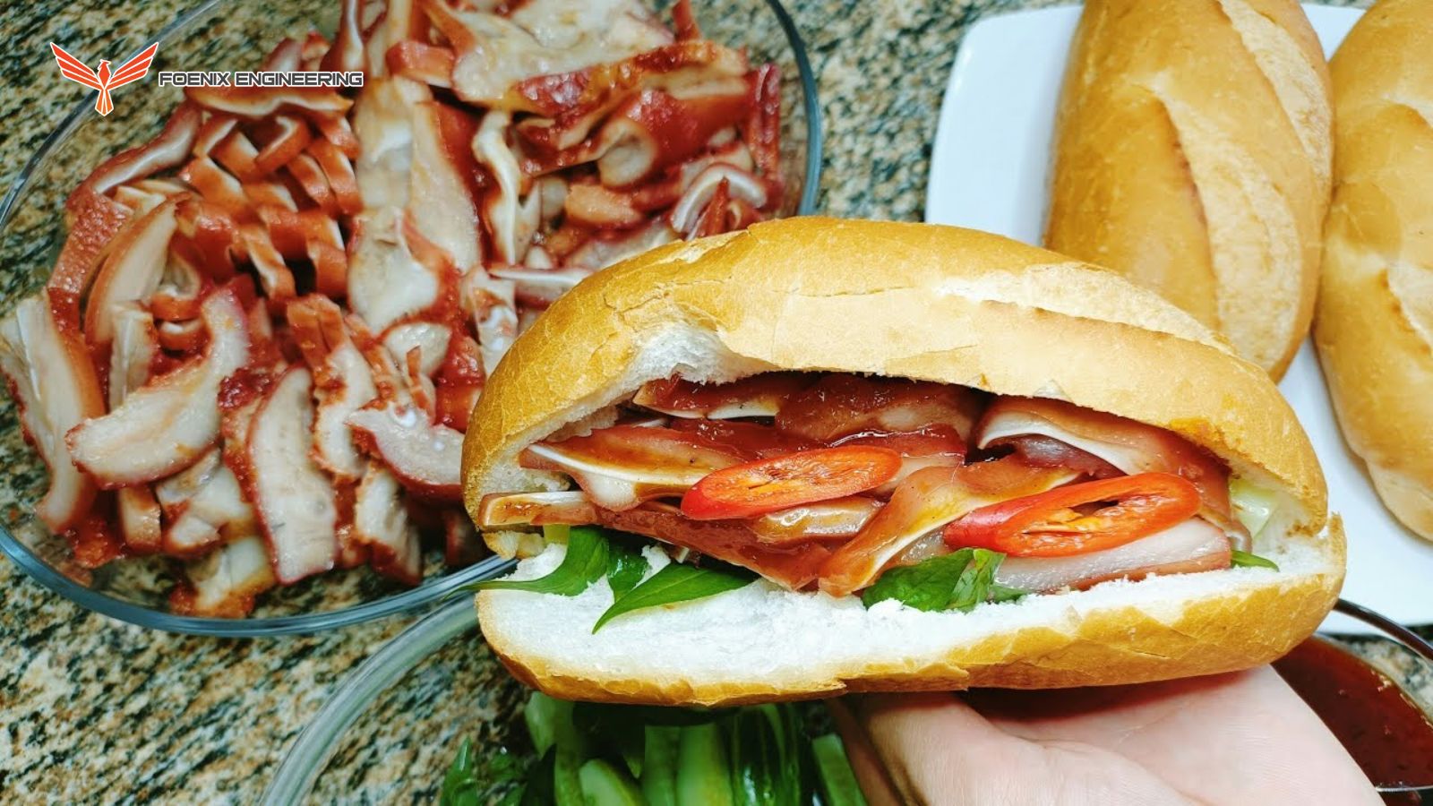 bán bánh mì xá xíu tai heo