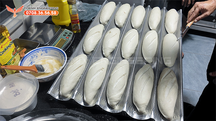 Có nên tự làm bánh mì