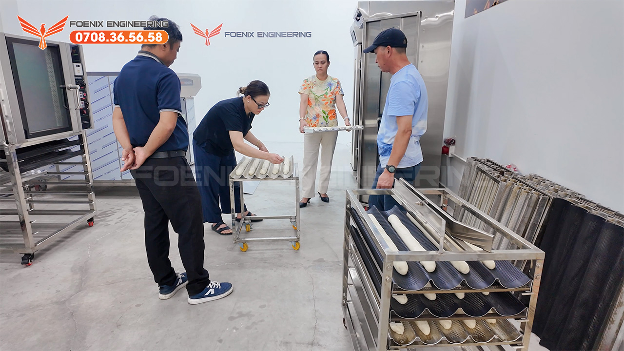 người việt kinh doanh bánh mì ở Úc người việt làm bánh mì ở Úc