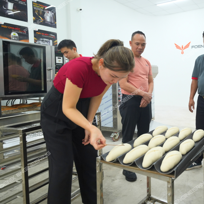 học làm bánh mì việt nam