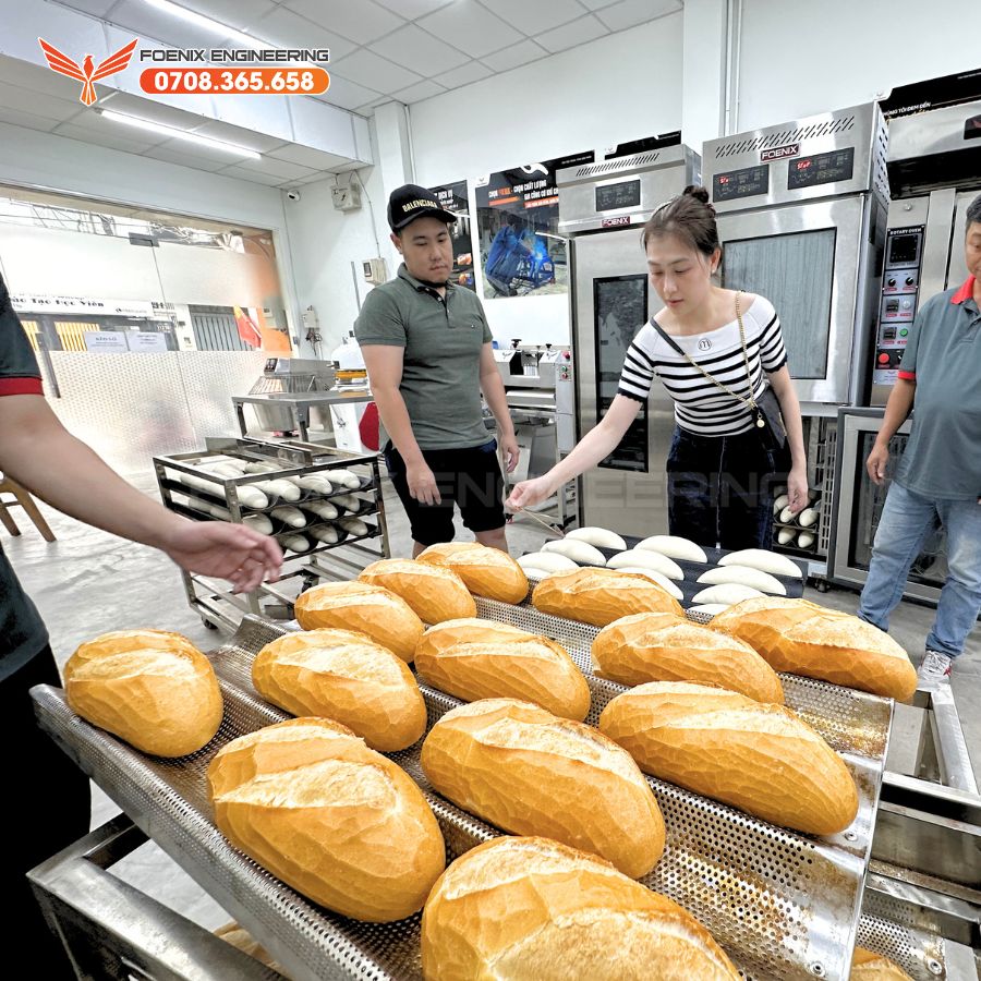 lớp học làm bánh mì để mở tiệm