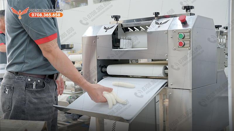 Máy se bột bánh mì 1 người giá tốt