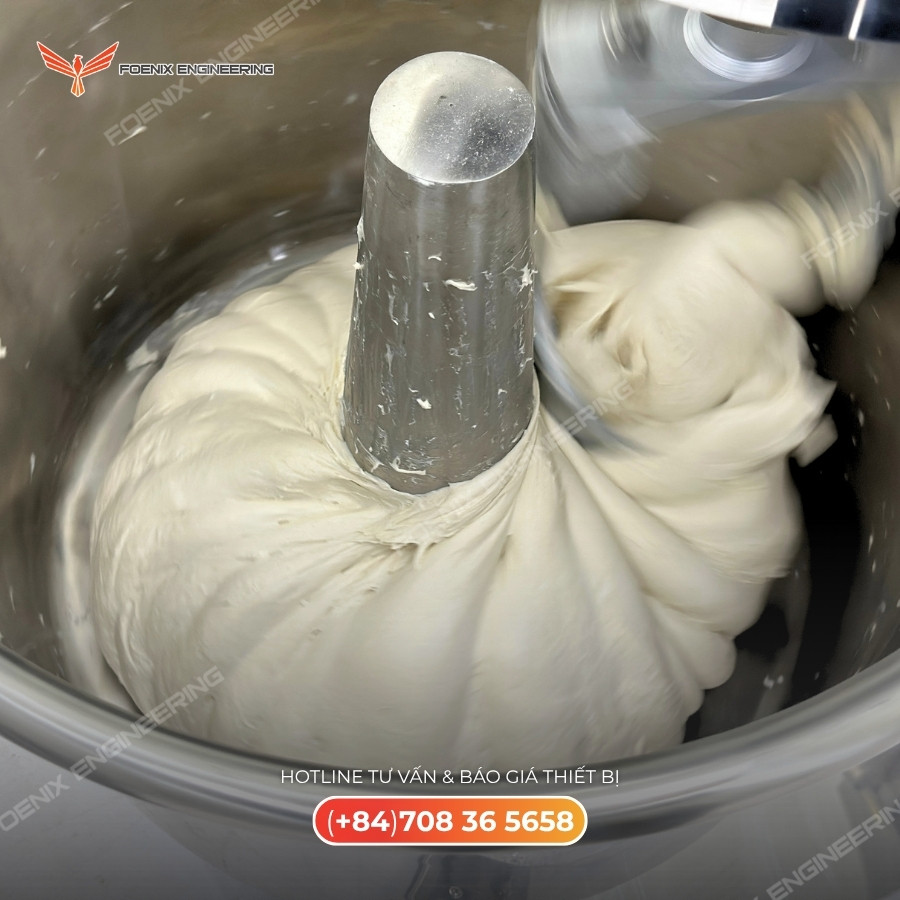 trộn bánh làm bánh mì đông 