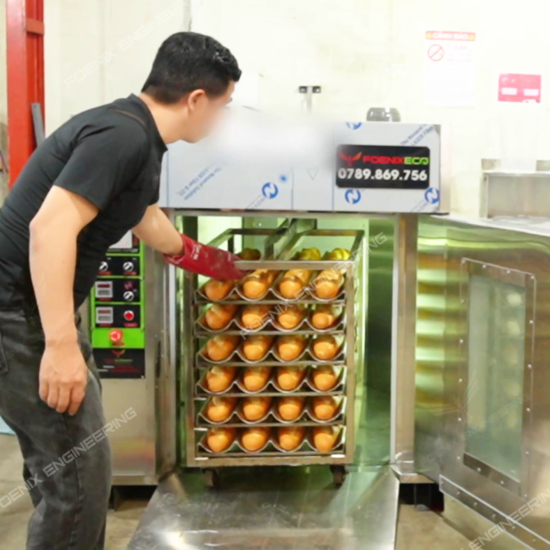bên trong lò nướng bánh mì