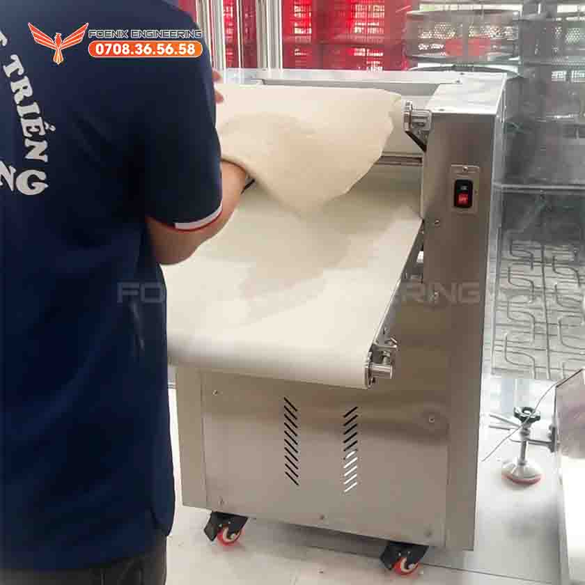Máy cán bột làm bánh bao màn thầu