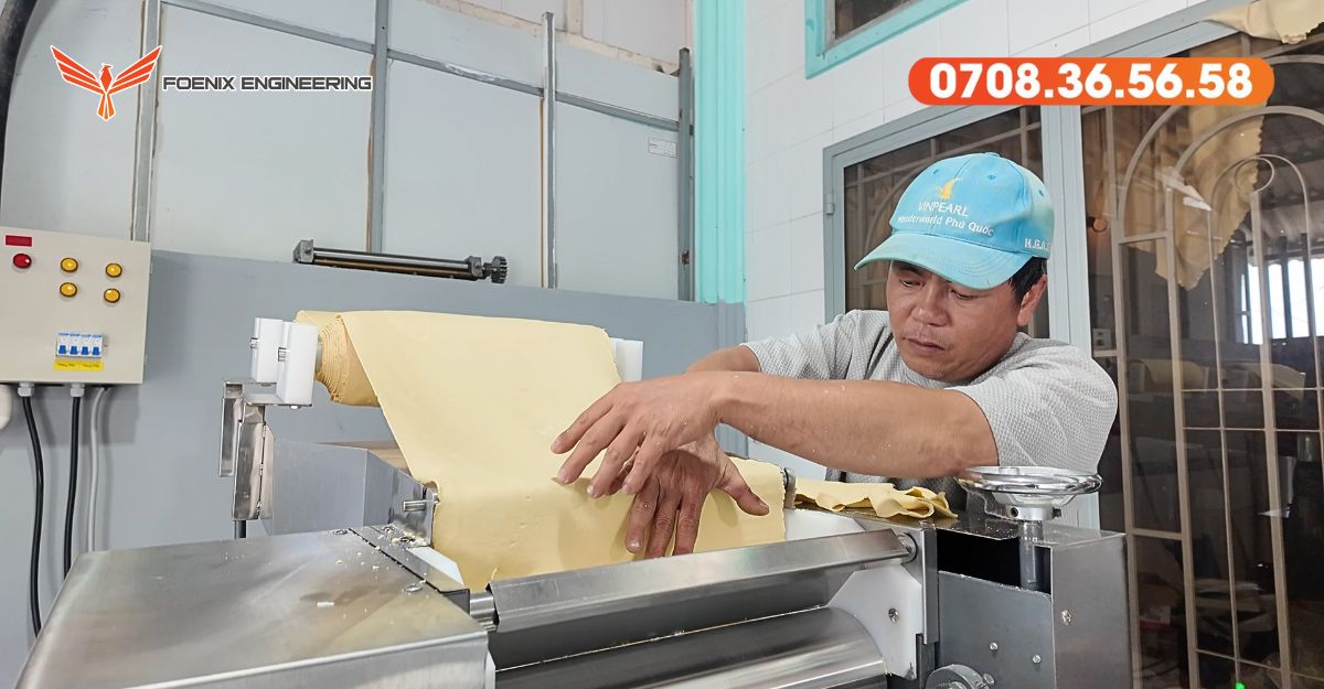 Máy làm mì vận hành 1 người dễ dàng